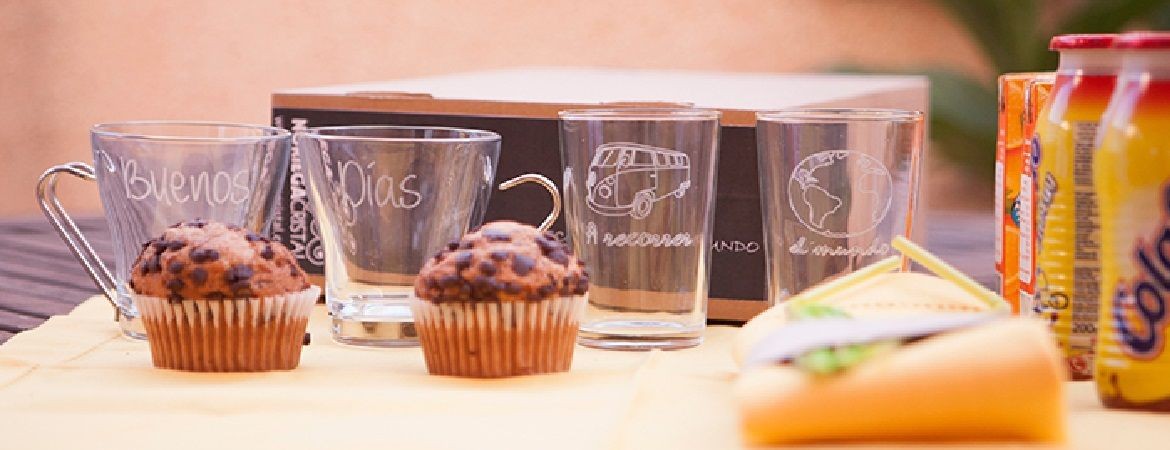 Desayunos con cristal personalizado.